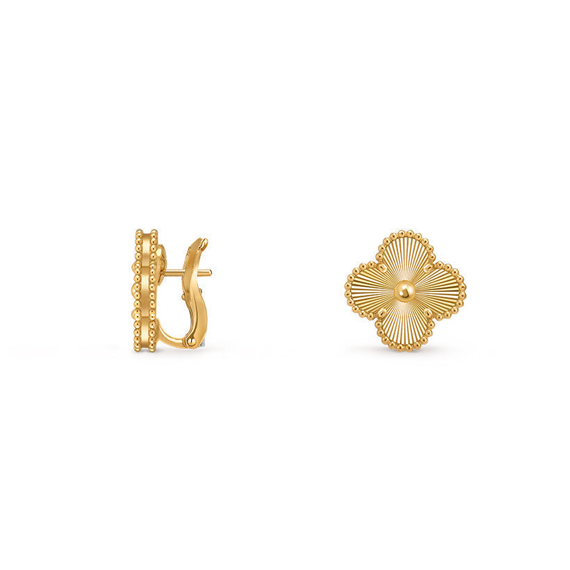 [AW]15MM CLOVER FLOWER STUD EARRINGS GOLD COLLECTION