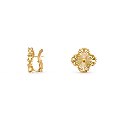 [AW]15MM CLOVER FLOWER STUD EARRINGS GOLD COLLECTION