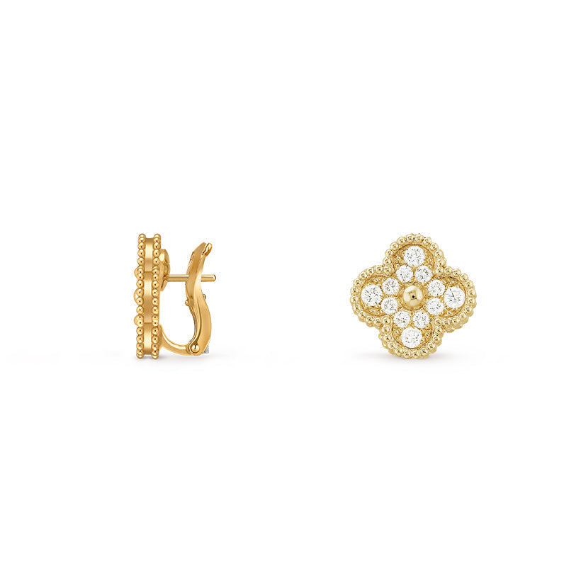 [AW]15MM CLOVER FLOWER STUD EARRINGS GOLD COLLECTION