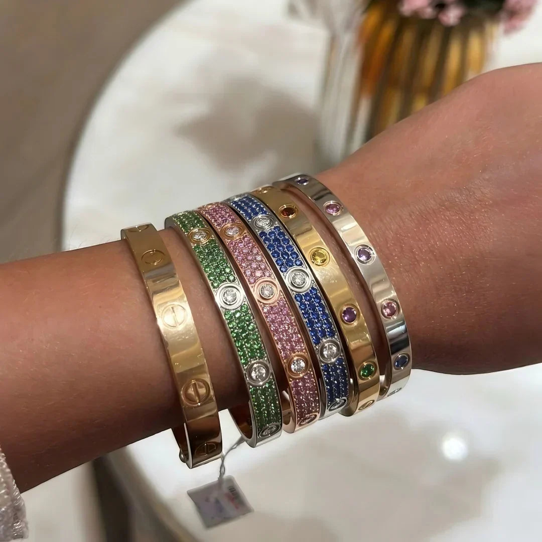 [AW]CLASSIC 6.1MM LOVE BRACELET 10-DIAMOND FULL PAVÉ