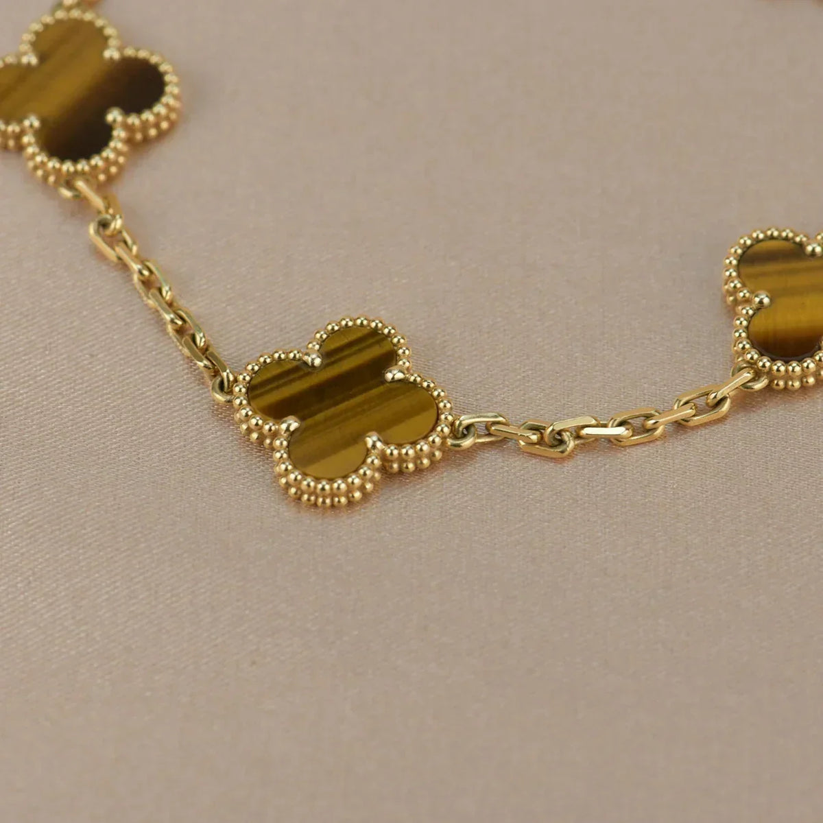 [AW]LUCKY CLOVER 5-MOTIF BRACELET -  TIGER’S EYE COLLECTION