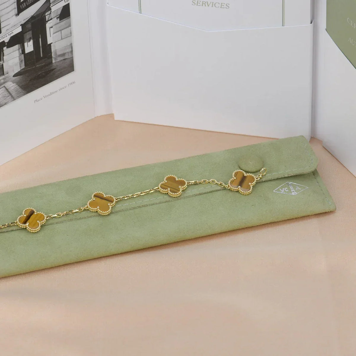 [AW]LUCKY CLOVER 5-MOTIF BRACELET -  TIGER’S EYE COLLECTION