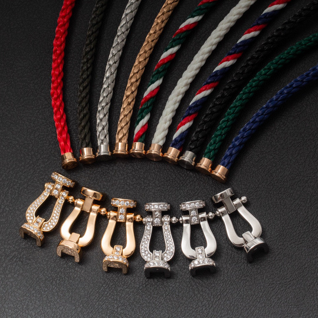 [AW]FORCE LARGE HORSESHOE HALF DIAMOND BRACELET - GOLD