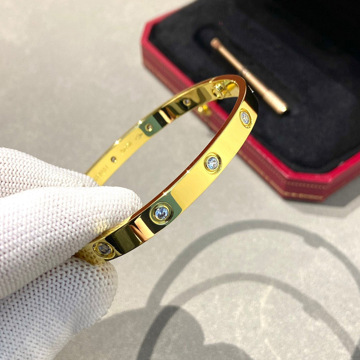 [AW]CLASSIC 6.1MM LOVE BANGLE - 10-DIAMOND