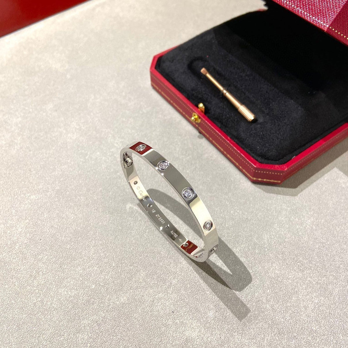 [AW]CLASSIC 6.1MM LOVE BANGLE - 10-DIAMOND