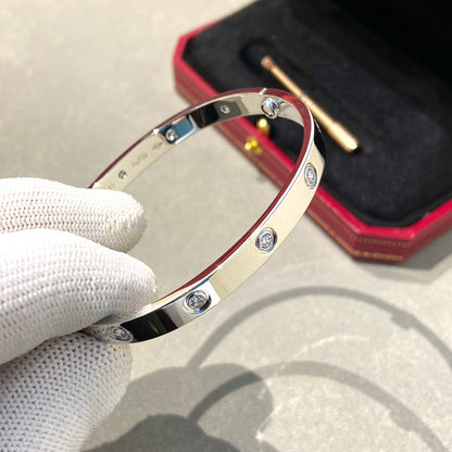 [AW]CLASSIC 6.1MM LOVE BANGLE - 10-DIAMOND