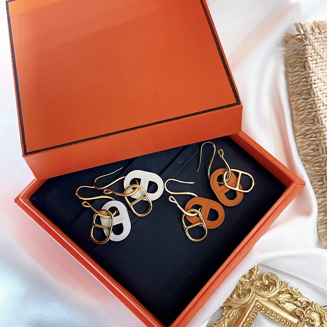 [AW]HM O'MAILLON GOLD EARRINGS