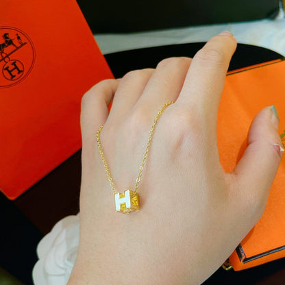 [AW]H WHITE SQUARE GOLD NECKLACE