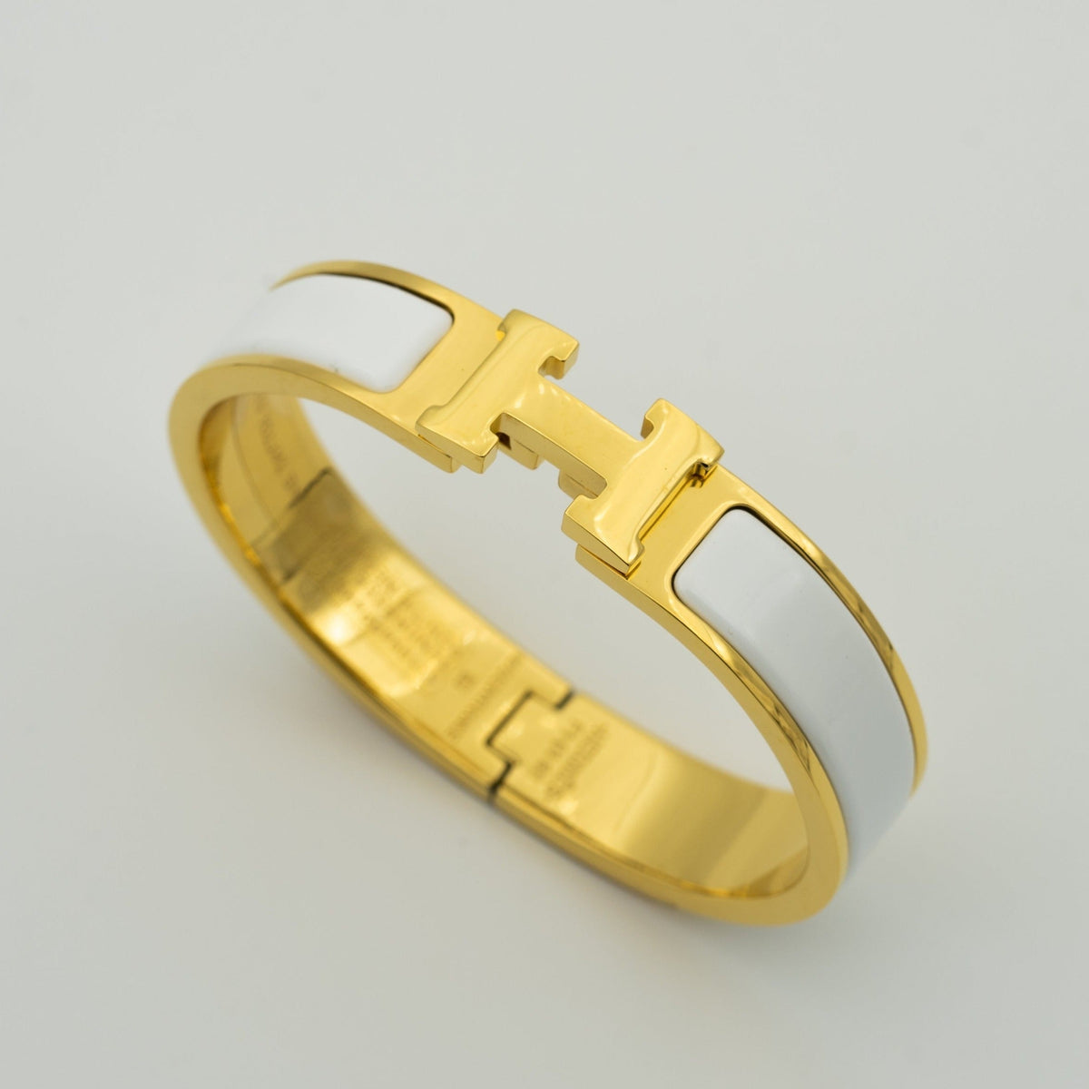 [AW]H WHITE BRACELET