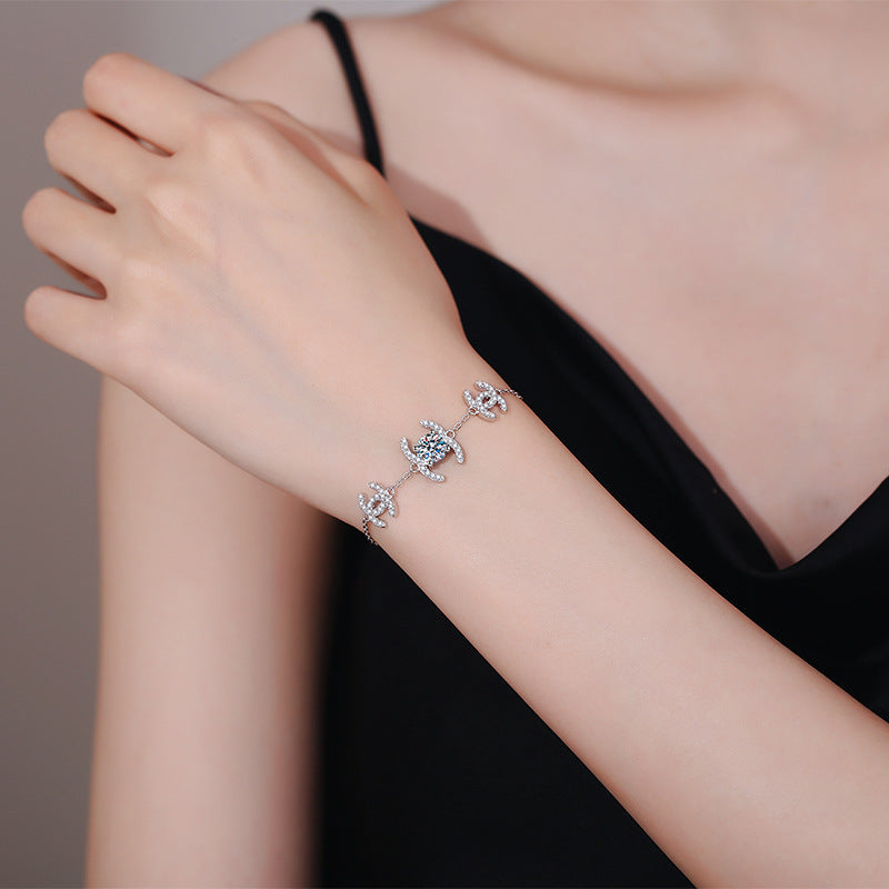 [AW]CLASSIC INTERLOCKING MOISSANITE BRACELET