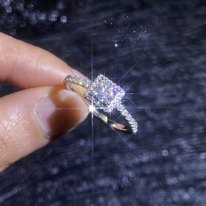 [AW]DAINTY SUGAR-CUBE MOISSANITE RING