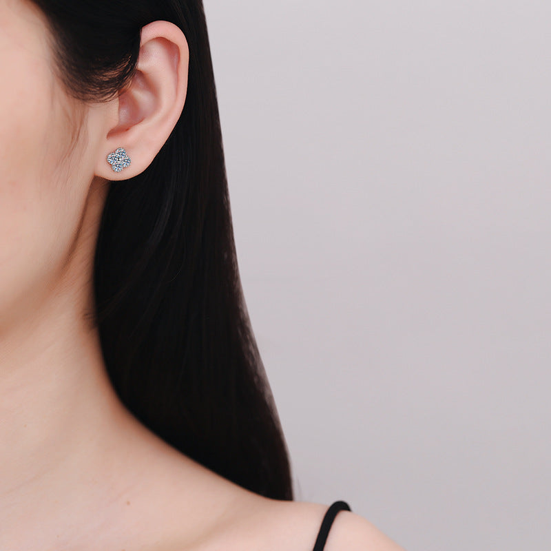 [AW]ELEGANT FOUR-LEAF CLOVER MOISSANITE STUD EARRINGS