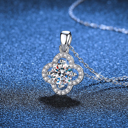 [AW]CLASSIC CLOVER MOISSANITE PENDANT NECKLACE