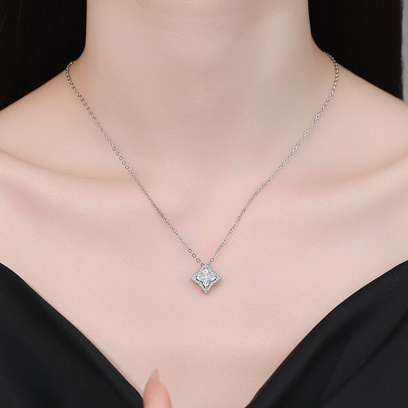 [AW]STAR-CLOVER MOISSANITE NECKLACE