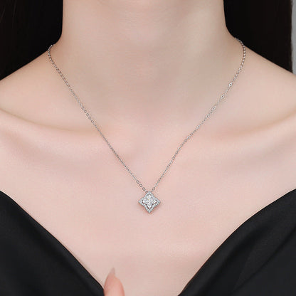 [AW]STAR-CLOVER MOISSANITE NECKLACE