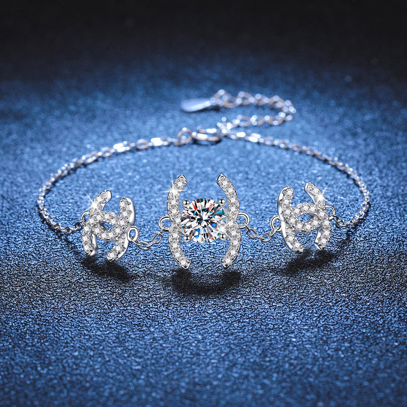 [AW]CLASSIC INTERLOCKING MOISSANITE BRACELET
