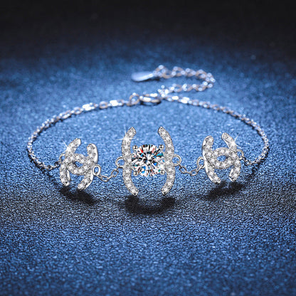 [AW]CLASSIC INTERLOCKING MOISSANITE BRACELET
