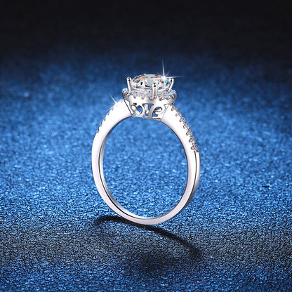 [AW]RADIANT ROUND HALO MOISSANITE ENGAGEMENT RING