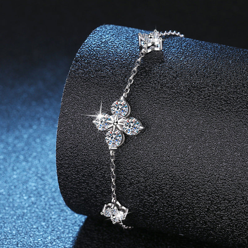 [AW]CLOVER LUCKY CHARM MOISSANITE BRACELET
