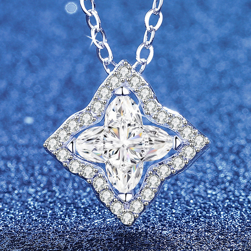 [AW]STAR-CLOVER MOISSANITE NECKLACE