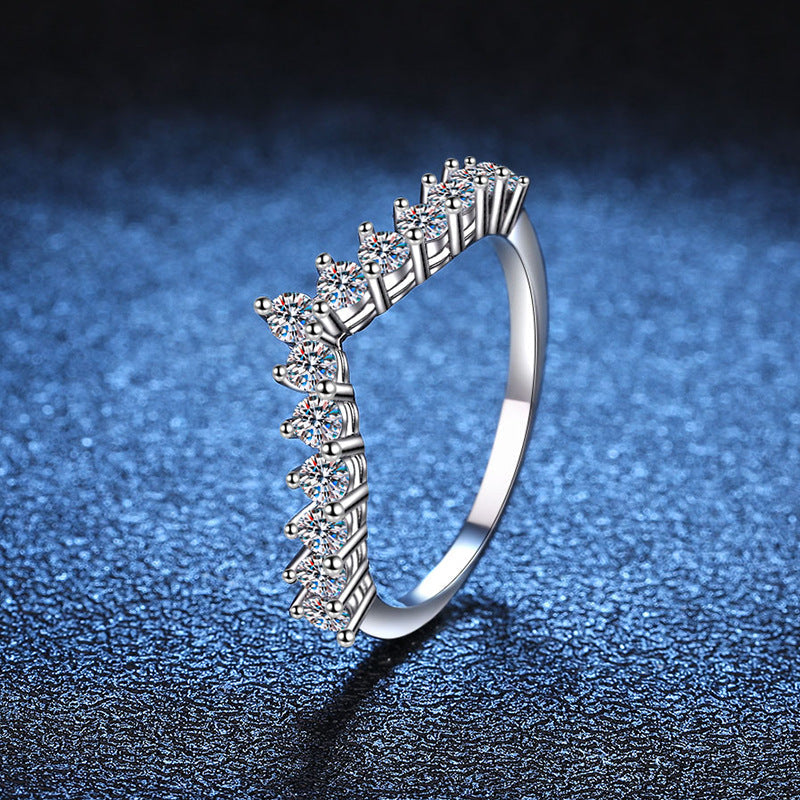 [AW]ELEGANT V-SHAPED CHEVRON MOISSANITE RING
