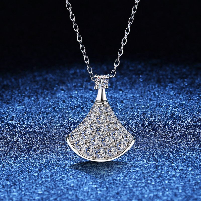 [AW]ELEGANT FAN-SHAPED MOISSANITE PENDANT NECKLACE