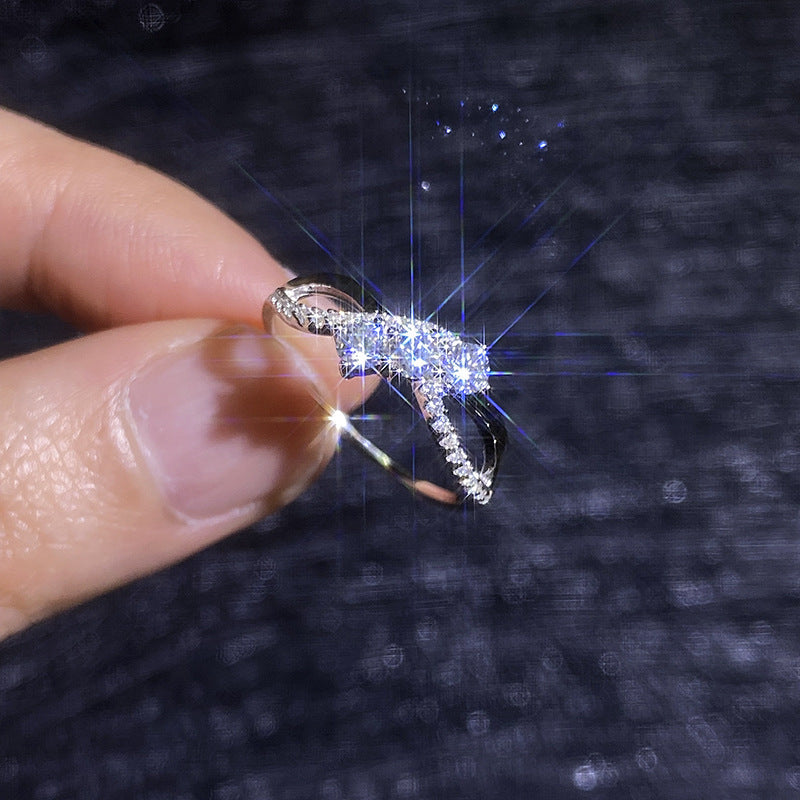 [AW]INTERTWINING LOVE MOISSANITE RING
