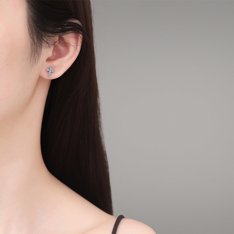 [AW]SPARKLING CROSS MOISSANITE STUD EARRINGS