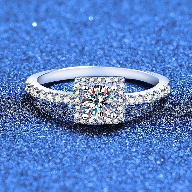 [AW]DAINTY SUGAR-CUBE MOISSANITE RING