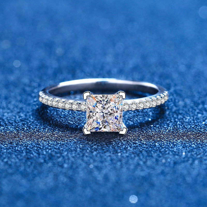 [AW]ELEGANT PRINCESS CUT MOISSANITE ENGAGEMENT RING