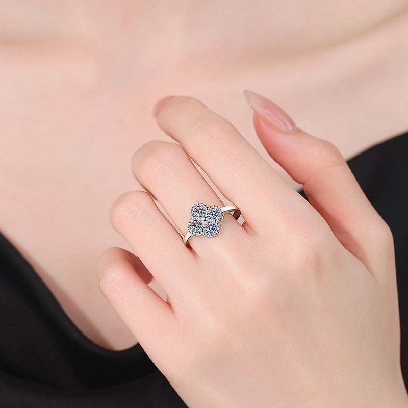 [AW]ELEGANT FOUR-LEAF CLOVER MOISSANITE RING