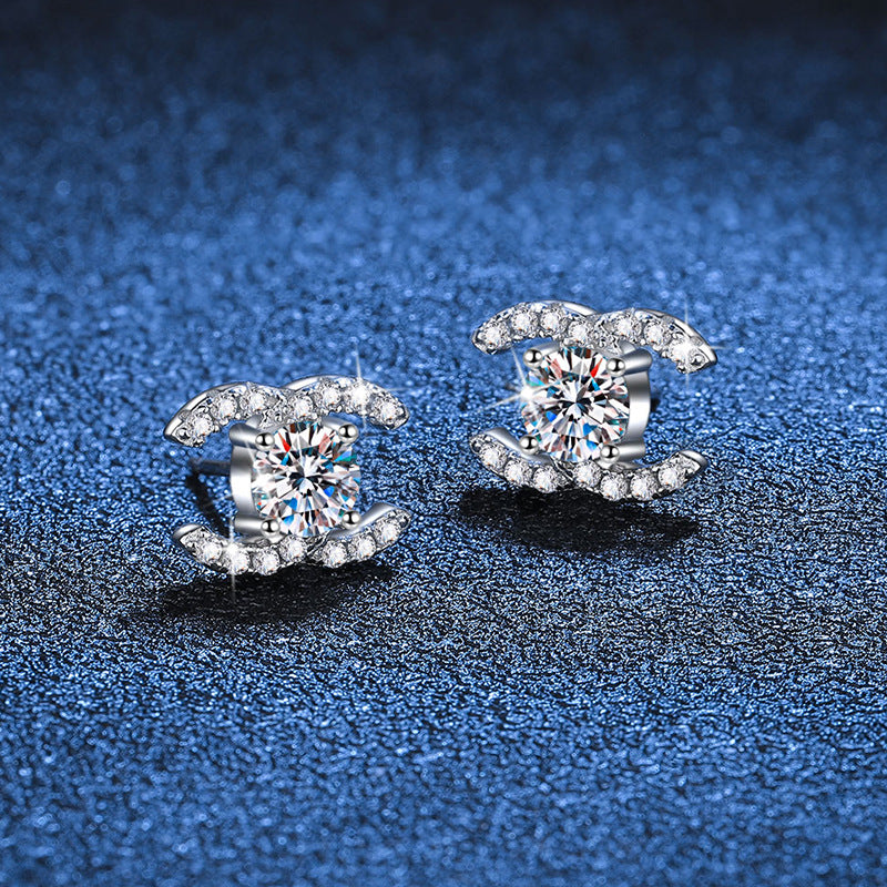[AW]CHIC INTERLOCKING DOUBLE-C MOISSANITE STUD EARRINGS