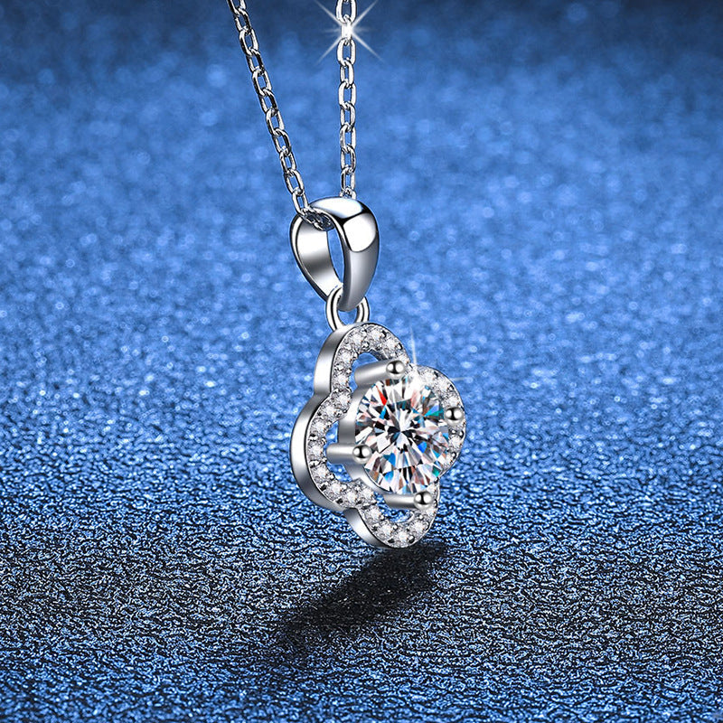 [AW]CLASSIC CLOVER MOISSANITE PENDANT NECKLACE