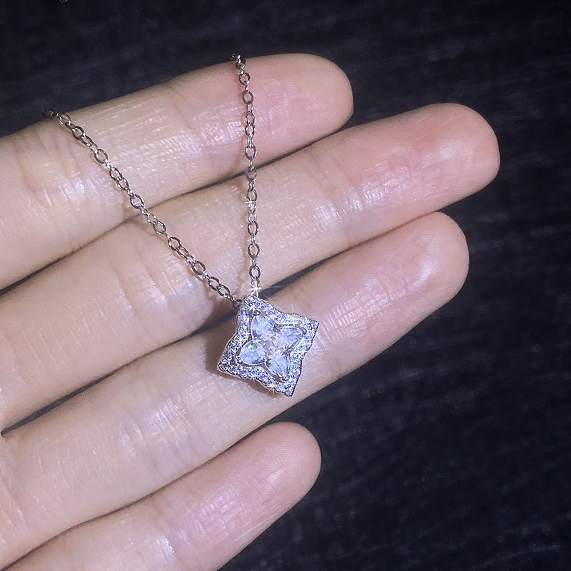 [AW]STAR-CLOVER MOISSANITE NECKLACE