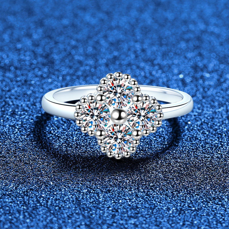 [AW]ELEGANT FOUR-LEAF CLOVER MOISSANITE RING