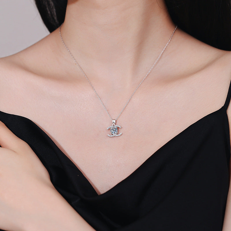 [AW]CLASSIC INTERLOCKING MOISSANITE PENDANT NECKLACE
