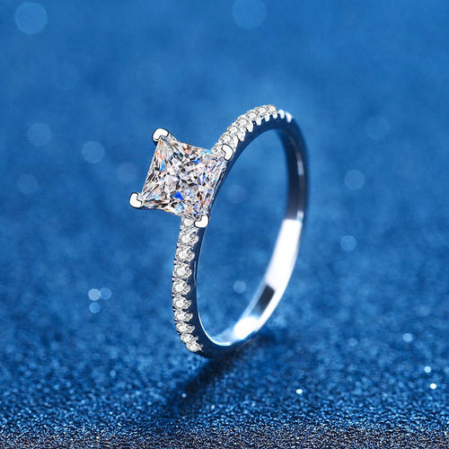 [AW]ELEGANT PRINCESS CUT MOISSANITE ENGAGEMENT RING