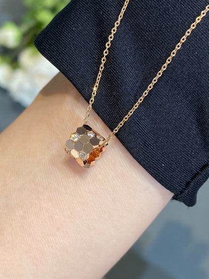 [AW]BEE LOVE DIAMOND NECKLACE