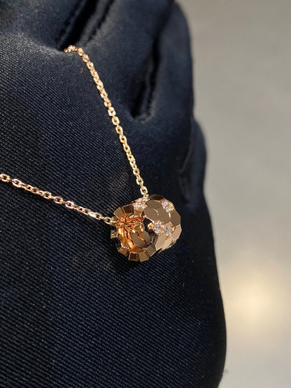 [AW]BEE LOVE DIAMOND NECKLACE