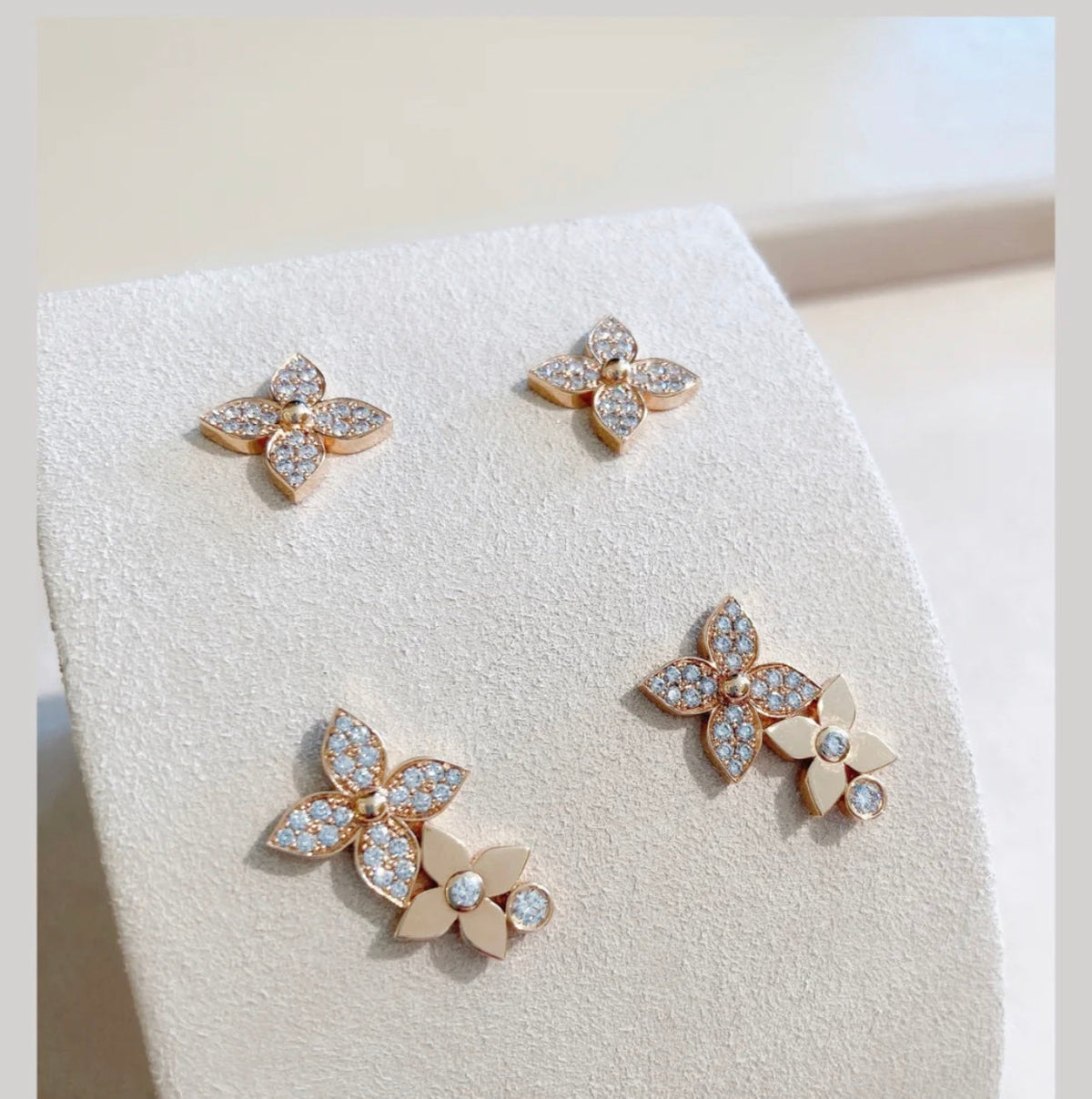 [AW]STAR BLOSSOM STUD EARRINGS ROSE GOLD DIAMONDS
