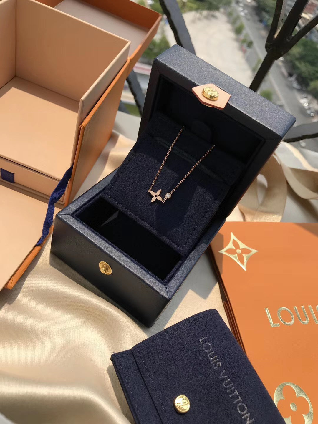 [AW]BLOSSOM PENDANT ROSE GOLD AND DIAMOND