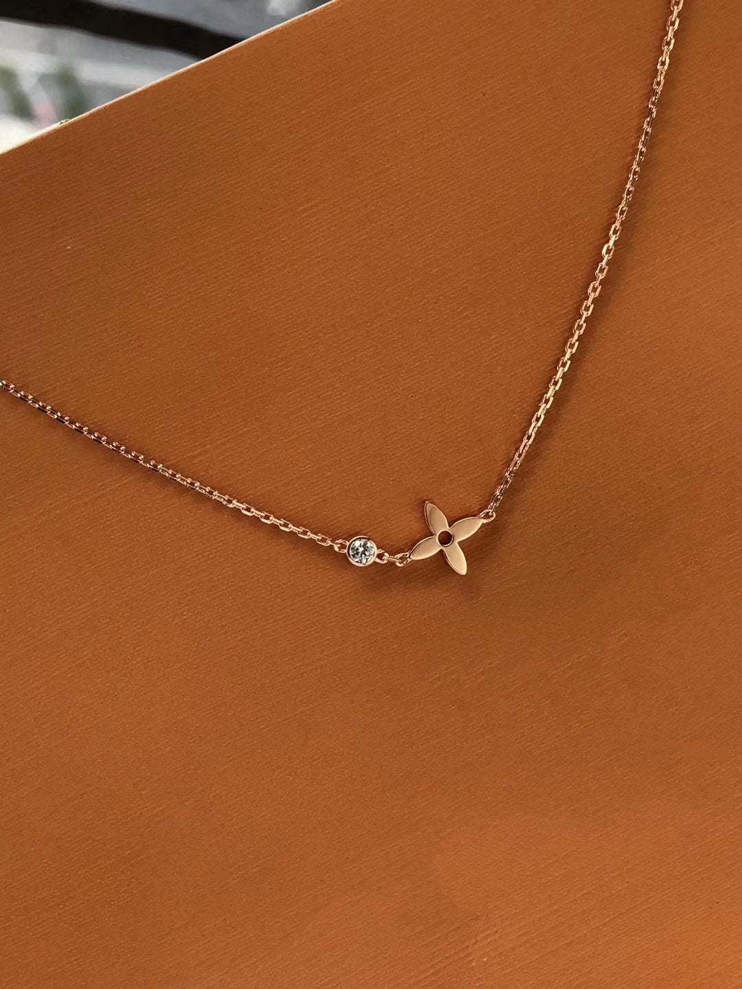 [AW]BLOSSOM PENDANT ROSE GOLD AND DIAMOND