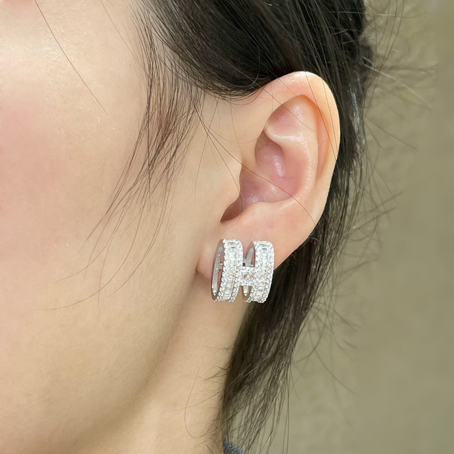 [AW]H STUD EARRINGS WITH SILVER DIAMONDS