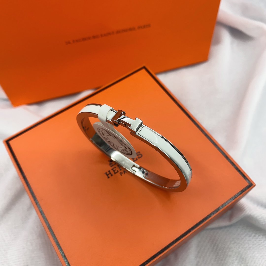[AW]CLASSIC HM CLIC WHITE 8MM ENAMEL BRACELET