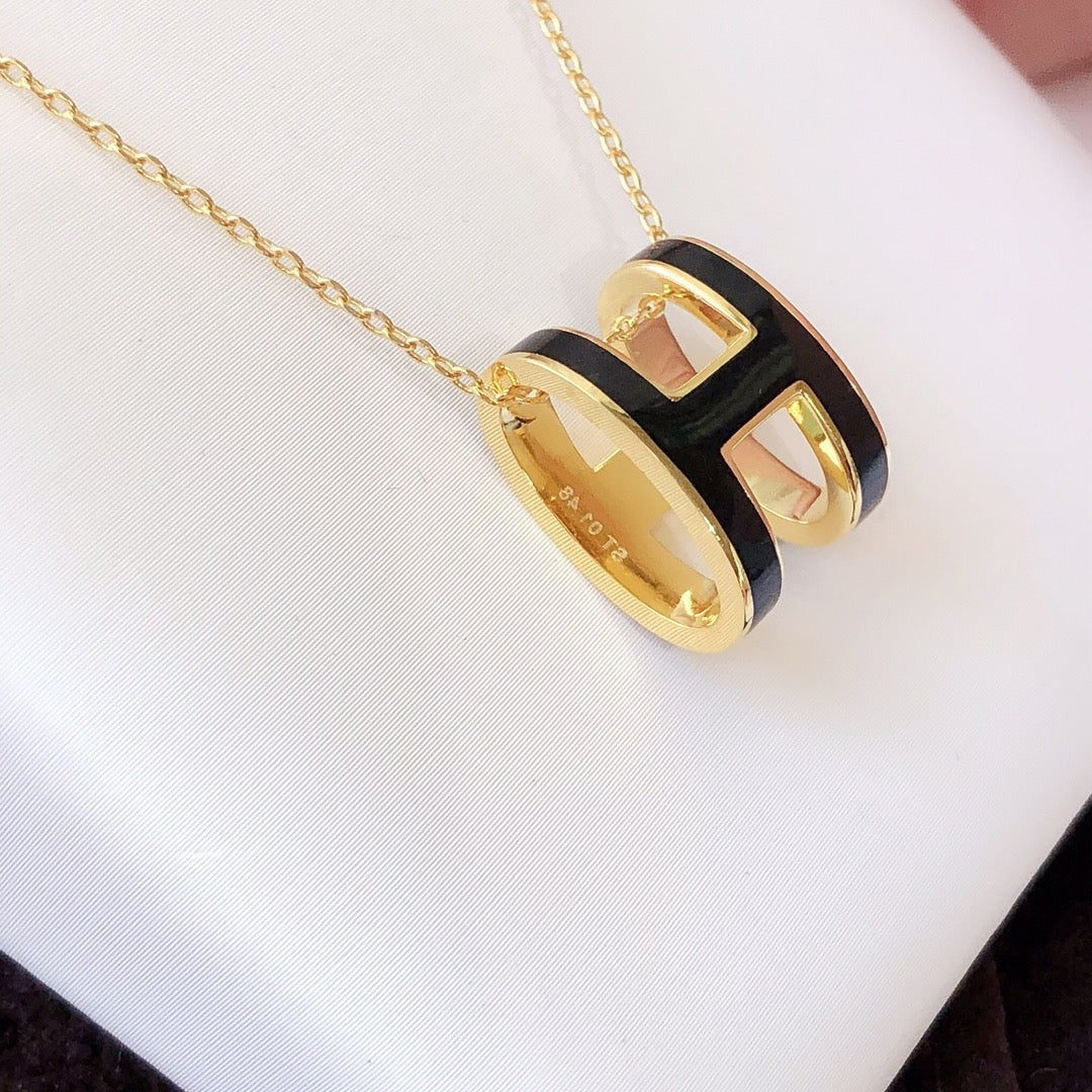 [AW]HM CLIC BLACK ENAMEL GOLD NECKLACE