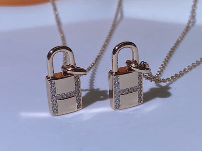 [AW]HM ADVANCED NICHE LOCK HEAD NECKLACE DIAMONDS